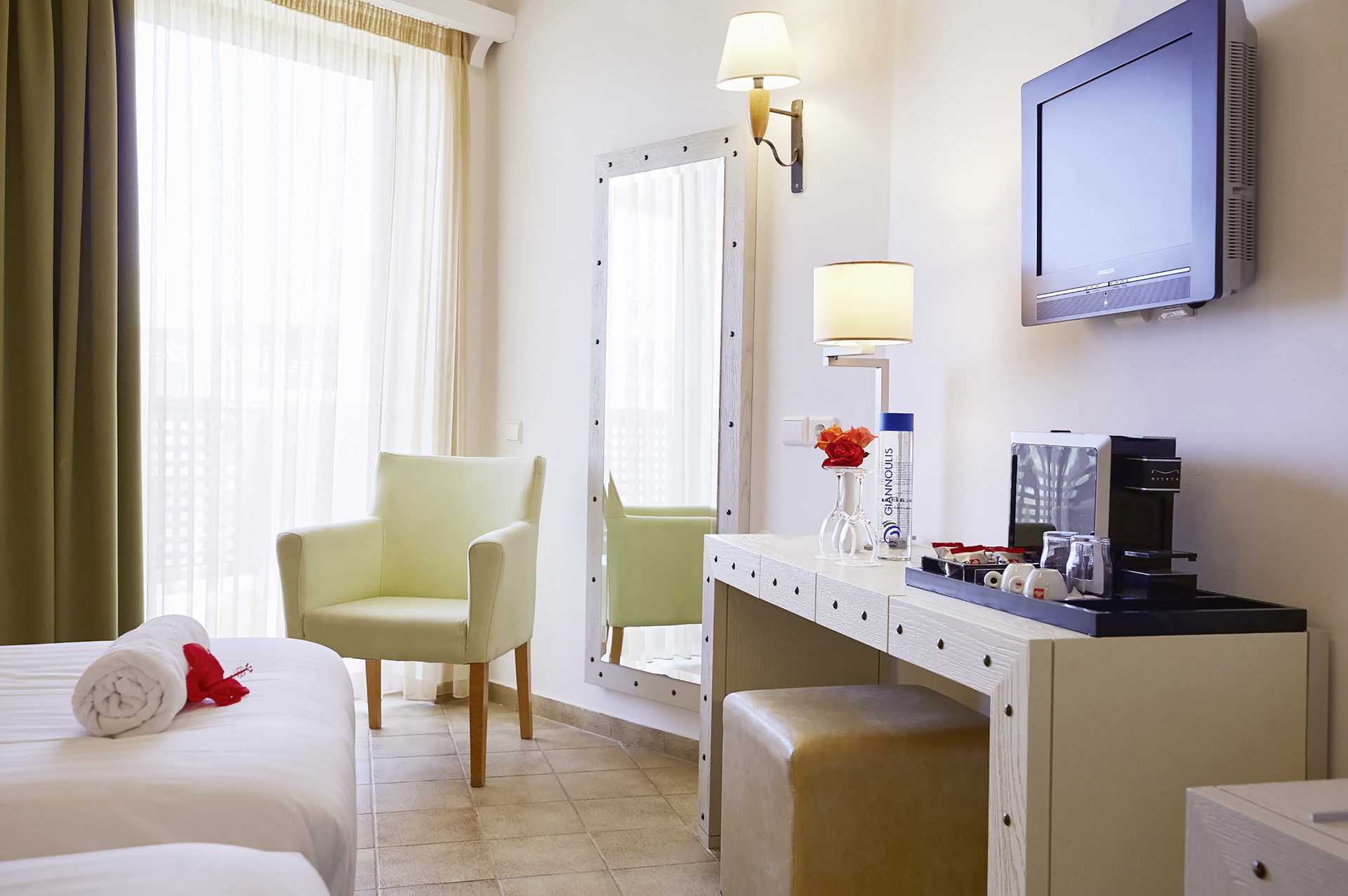 Dubbelrum med poolutsikt.