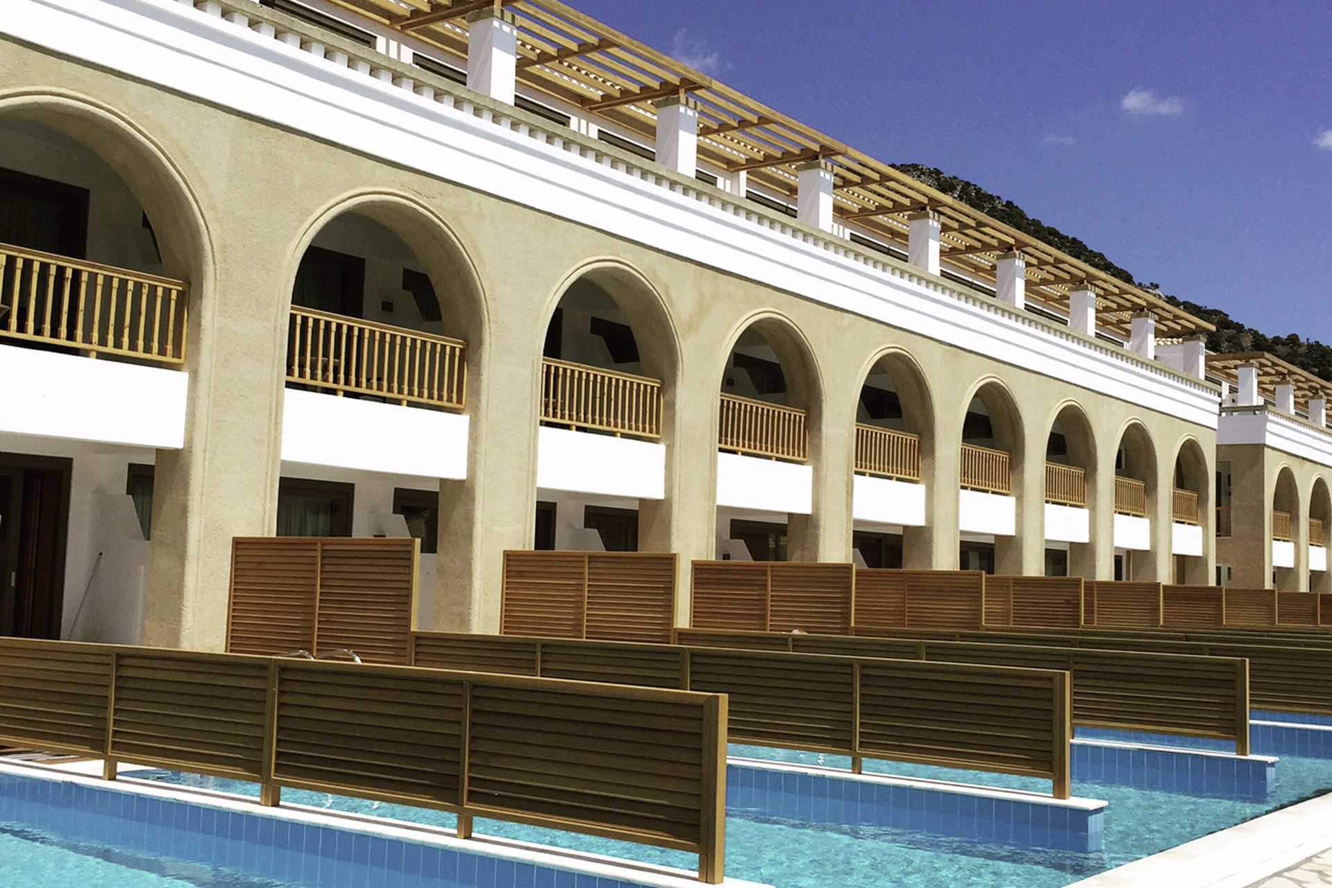 Dubbelrum med privat pool på hotell Mitsis Blue Domes Resort & Spa på Kos.