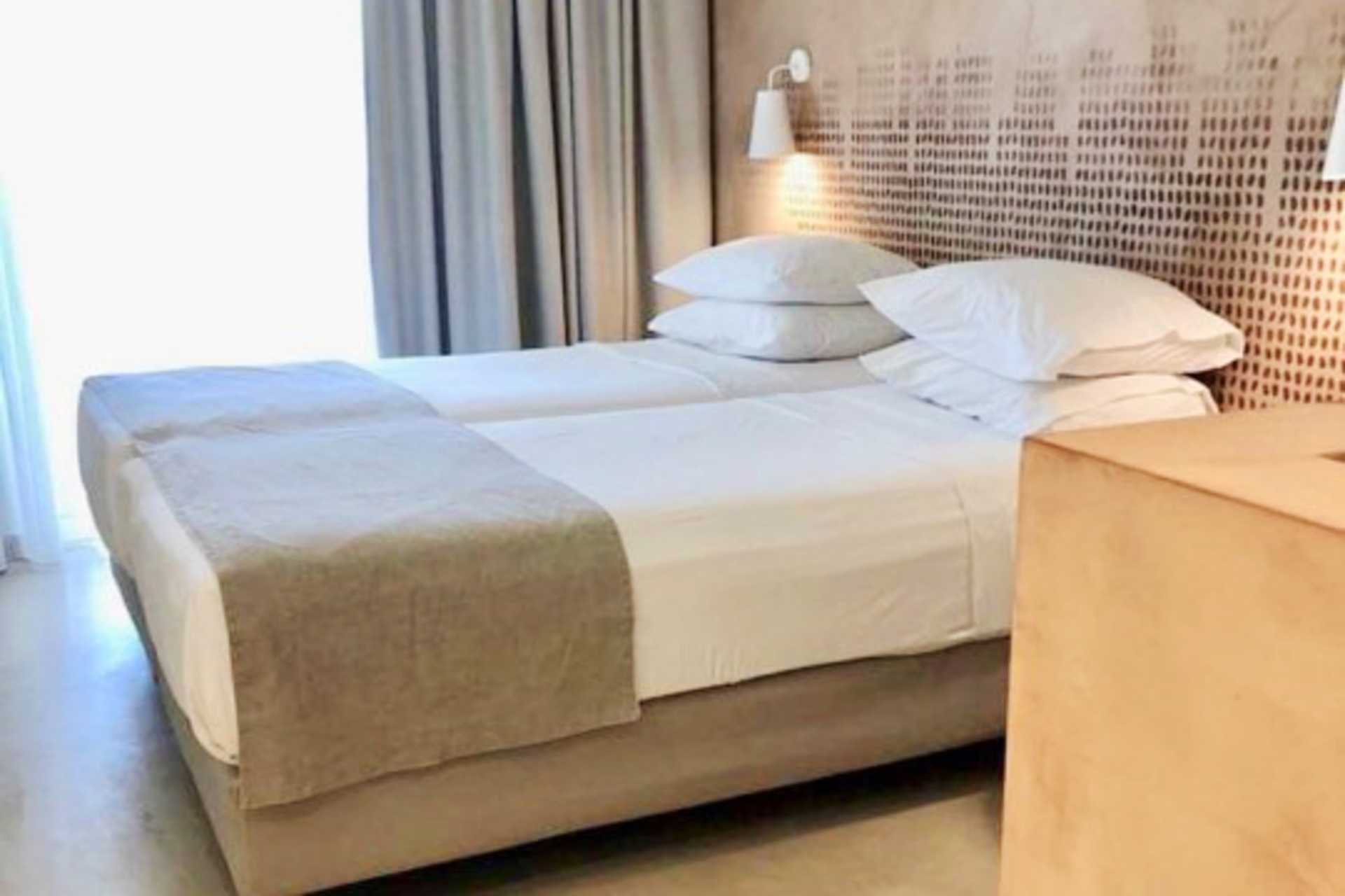 Dubbelrum på Bitzaro Grande i Kalamaki på Zakynthos.