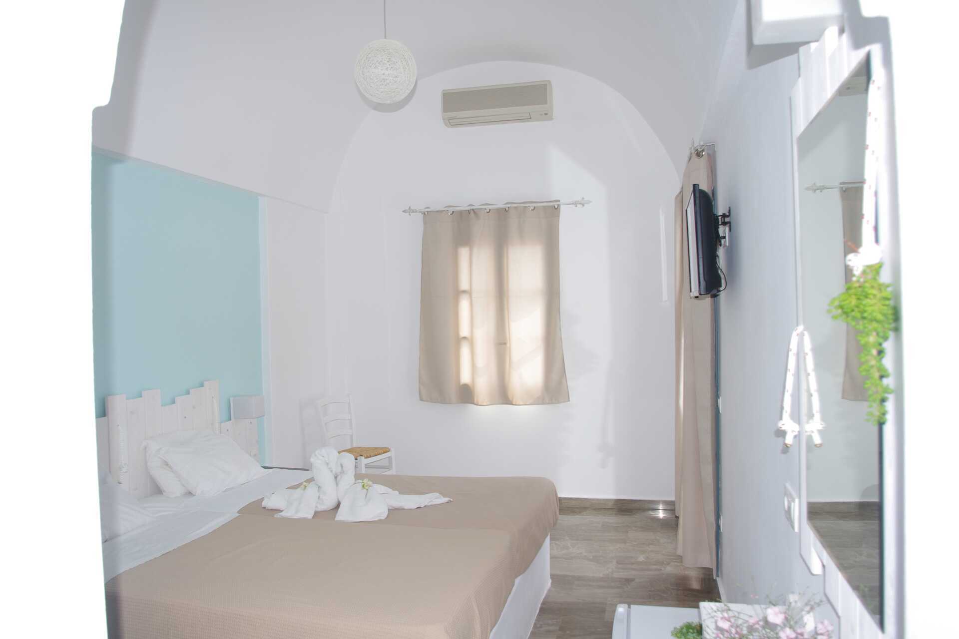 Dubbelrum på hotell Alitana Boutique i Kamari, Santorini.