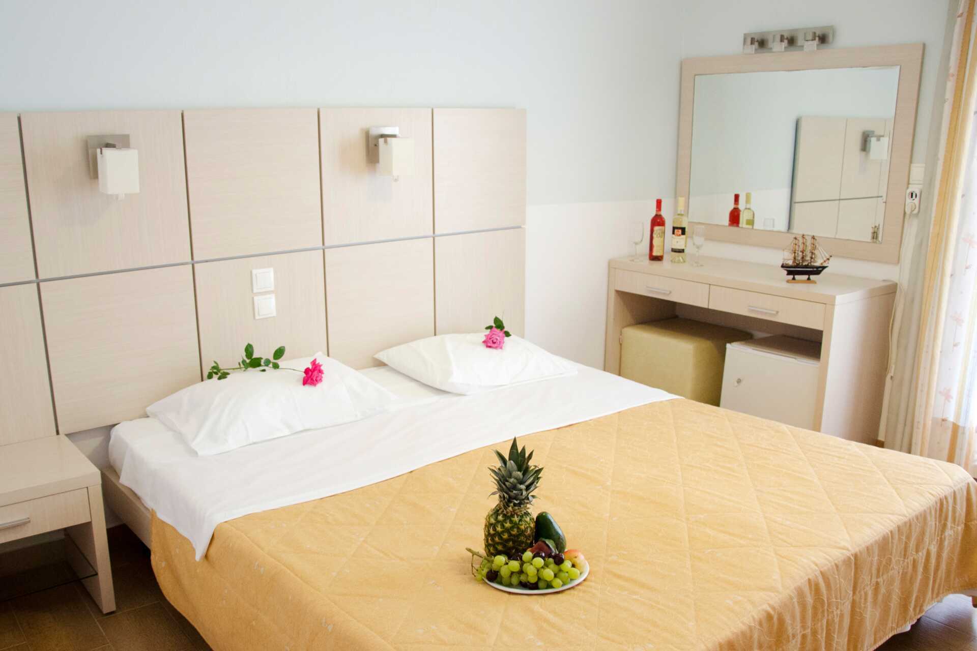 Dubbelrum på hotell Athos på Lefkas.