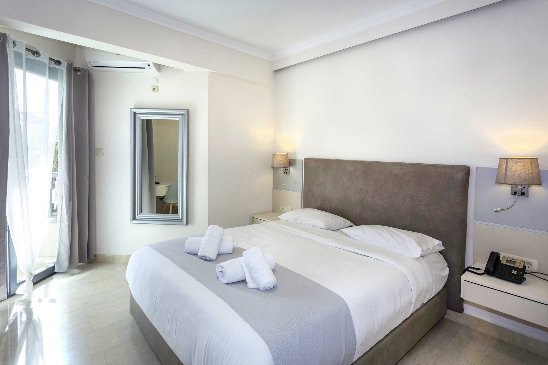 Dubbelrum på hotell Bacoli i Parga, Grekland.