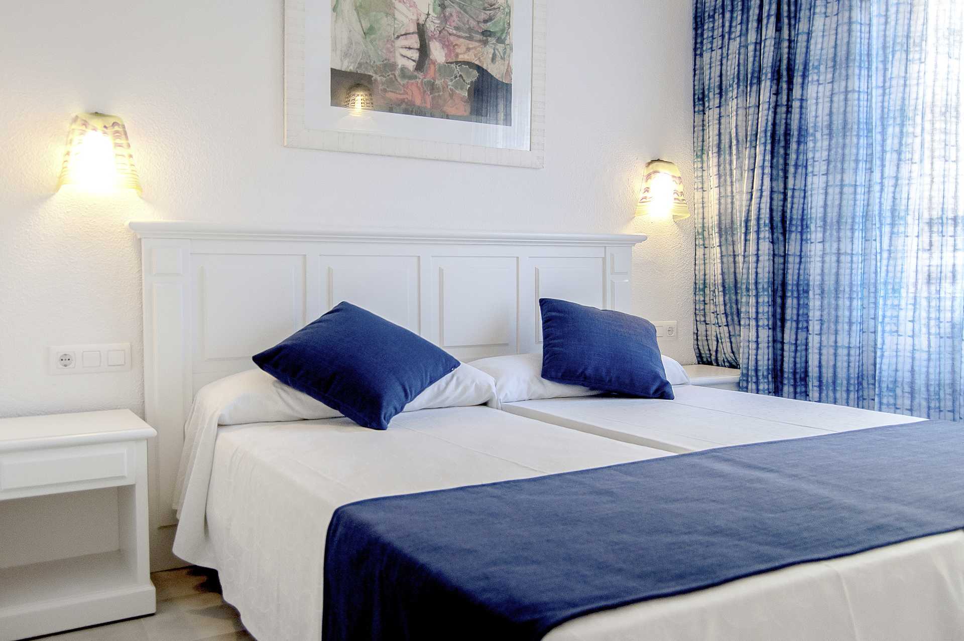 Dubbelrum på hotell BQ Alcudia Sunvillage på Mallorca, Spanien.