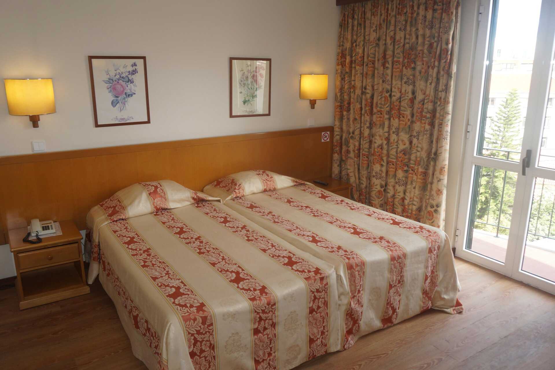 Dubbelrum på hotell Do Centro i Funchal på Madeira.