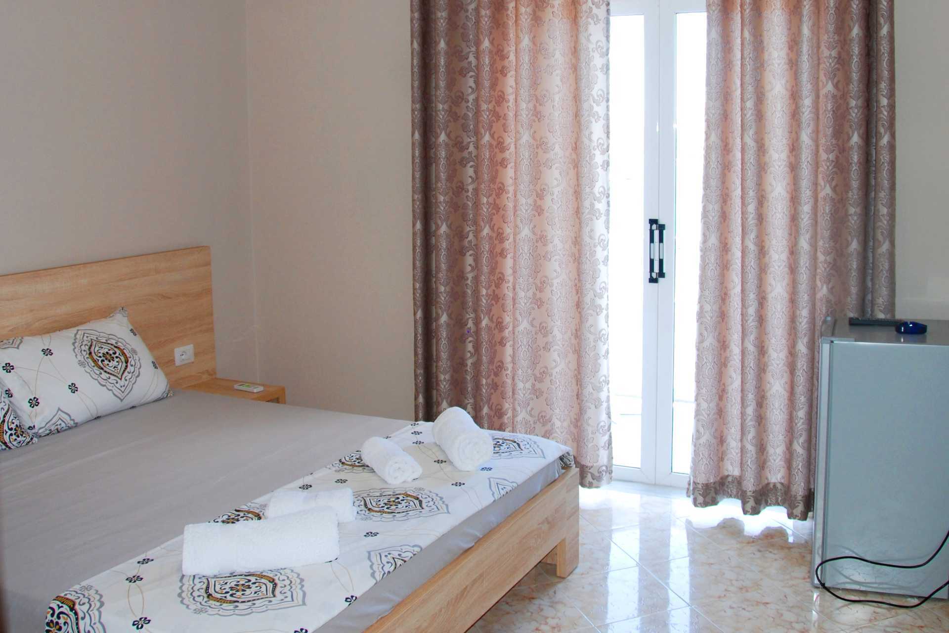 Dubbelrum på hotell i Edola i Saranda, Albanien.