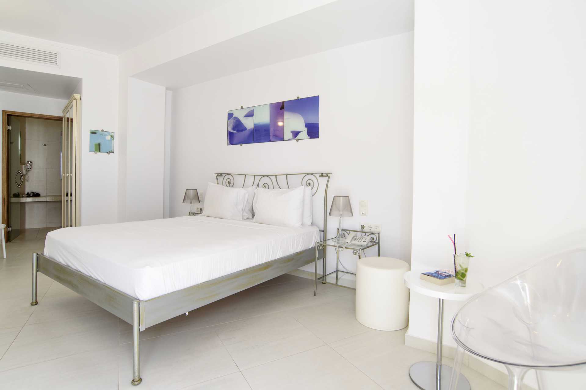 Dubbelrum på hotell La Mer på Santorini, Grekland.