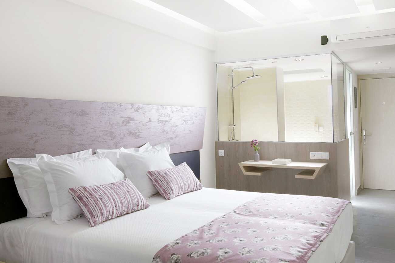 Dubbelrum på hotell Melrose i Rethymnon stad på Kreta, Grekland.