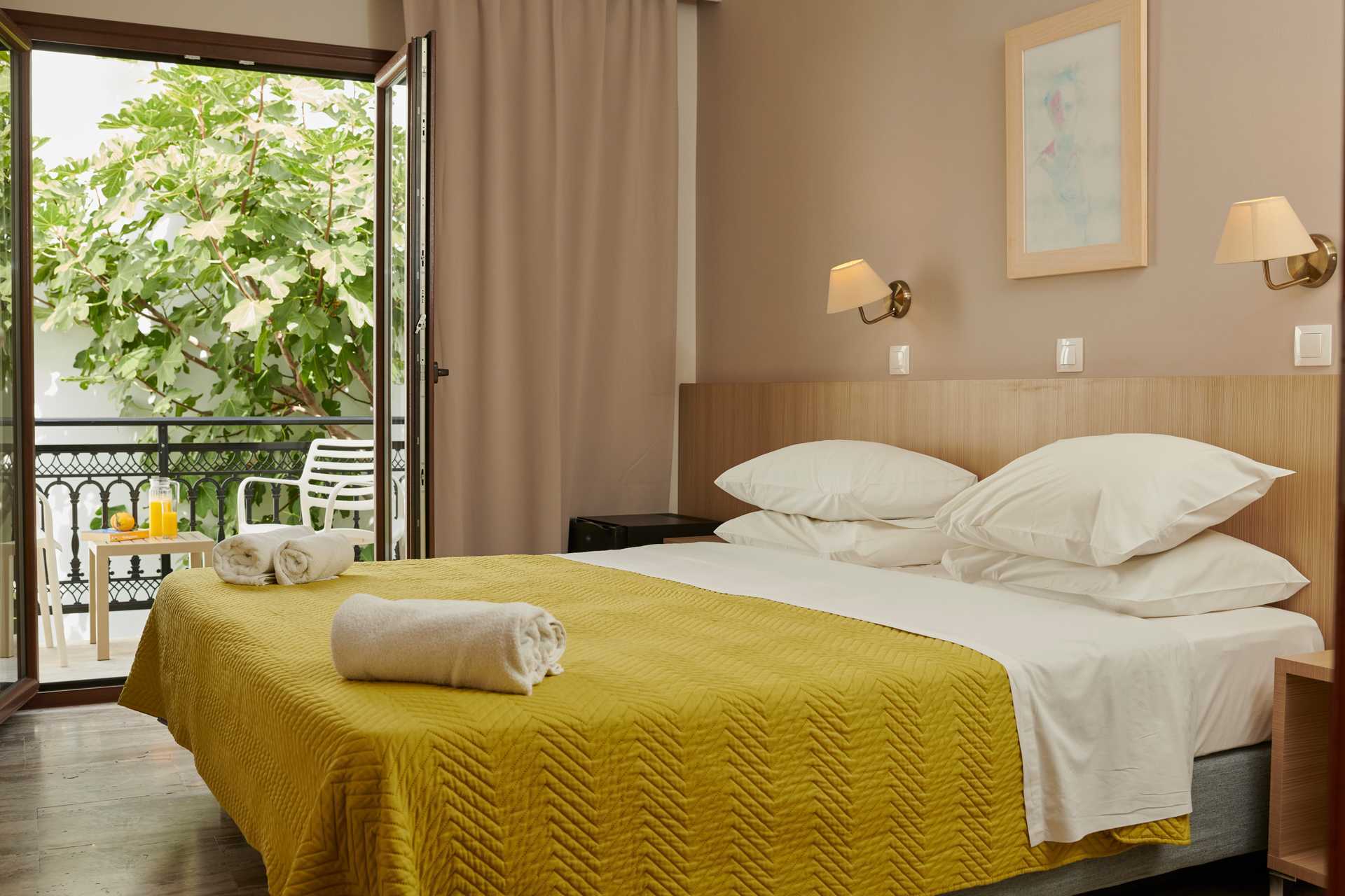 Dubbelrum på hotell Polixeni i Pythagorion på Samos, Grekland.