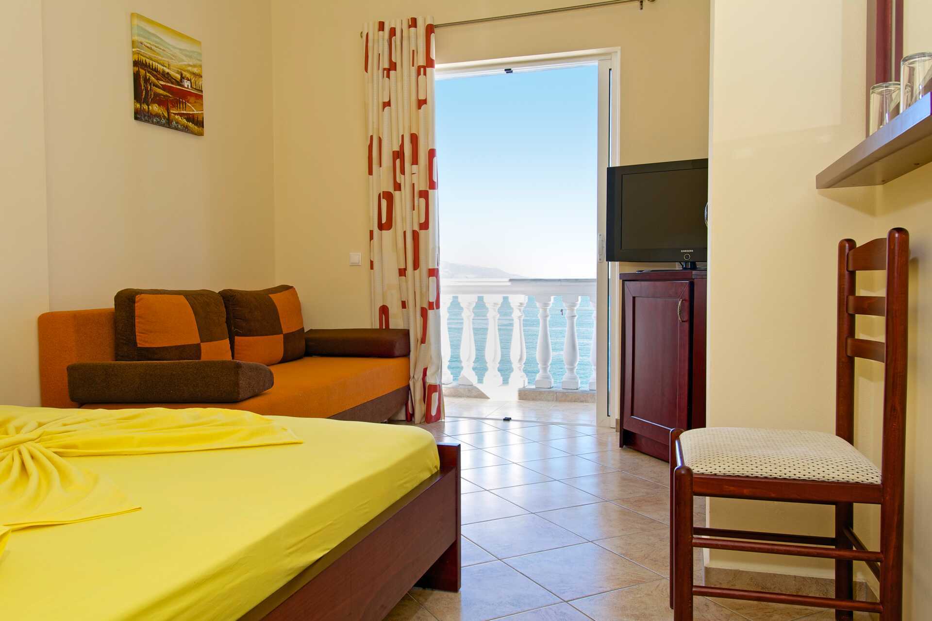 Dubbelrum på hotell Serxhio i Saranda, Albanien.