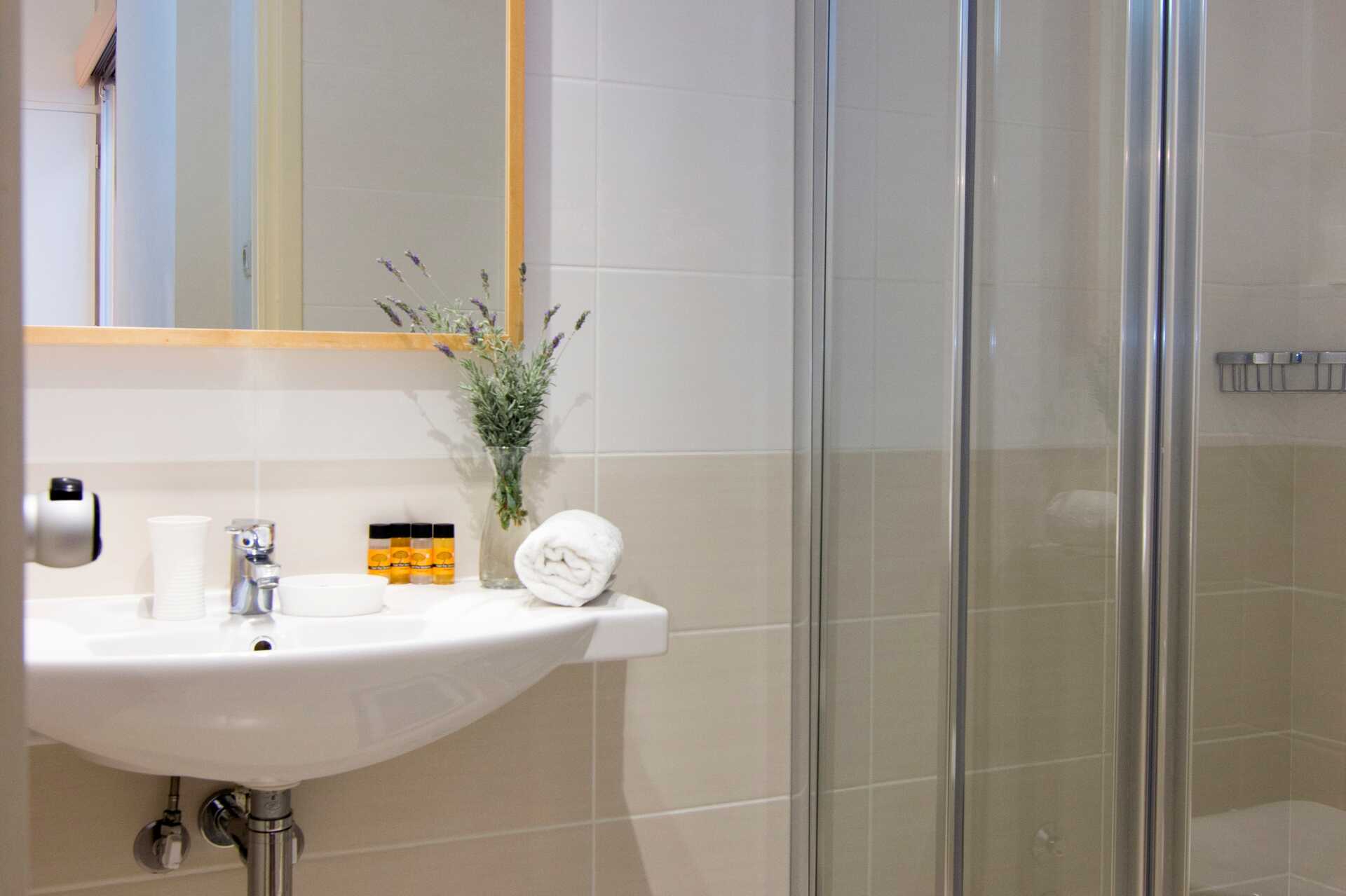 Dubbelrum på Lefktron i Stoupa, Grekland.