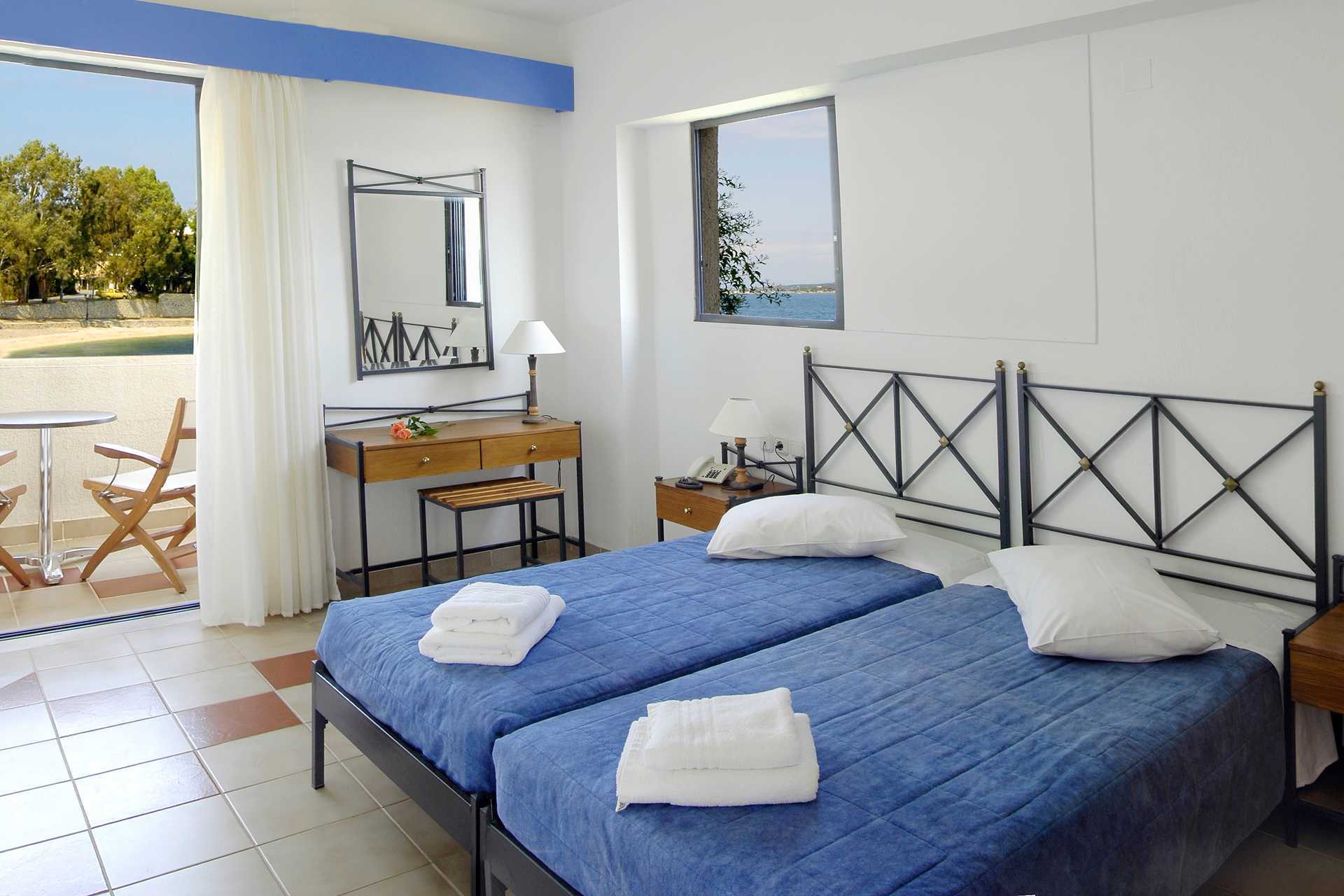 Dubbelrummet på hotell Porto Ligia på Lefkas, Grekland.