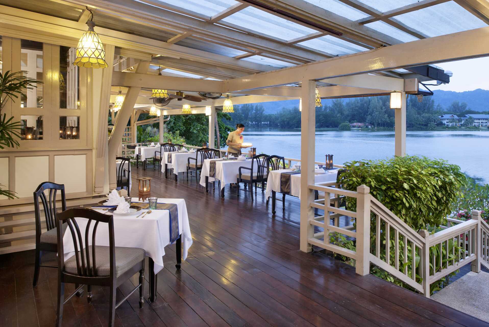 Ruen Thai bjuder på en vacker utsikt över lagunen.