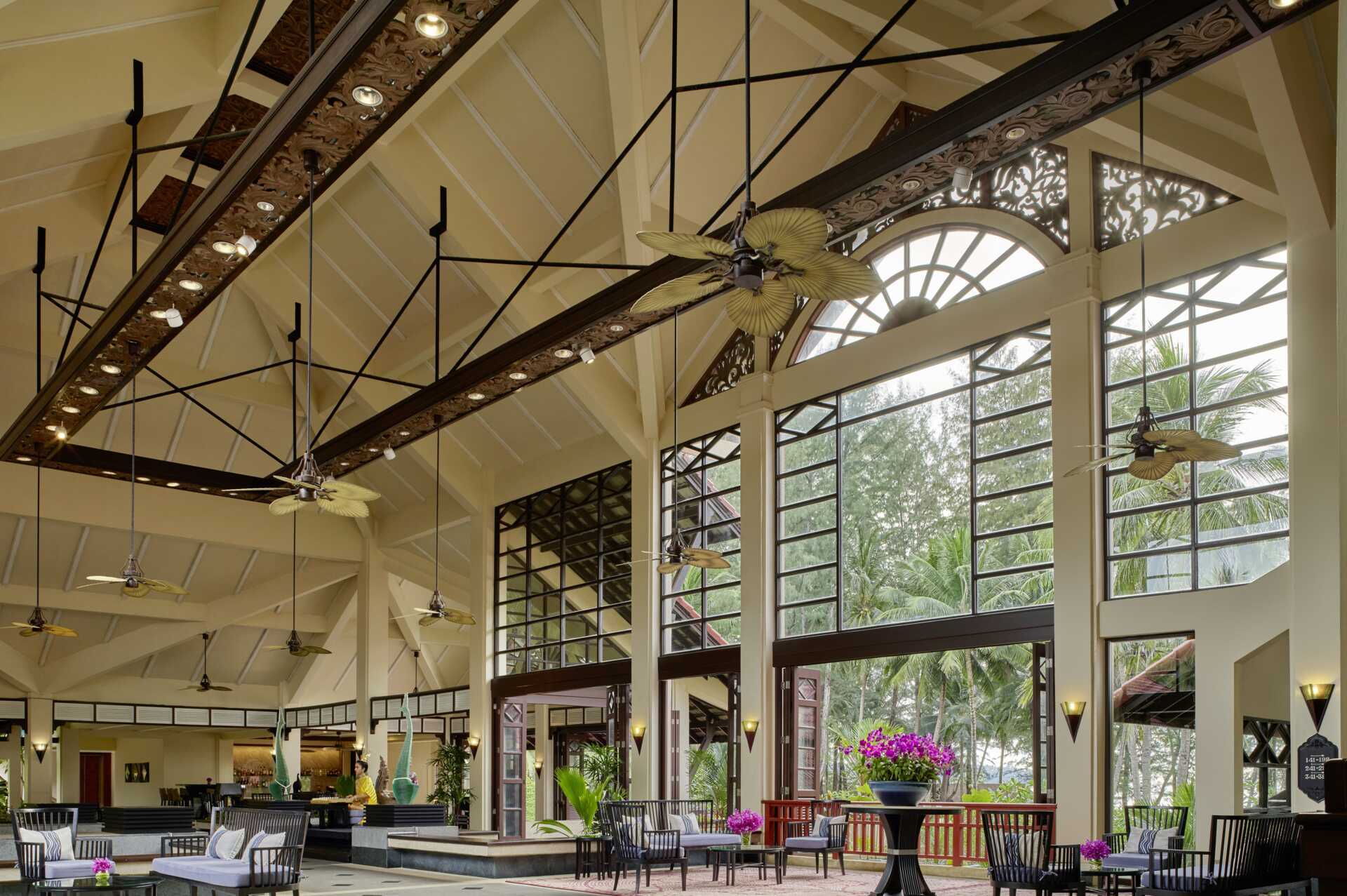 Lobbyn på Dusit Thani Laguna Phuket i Bangtao Beach.