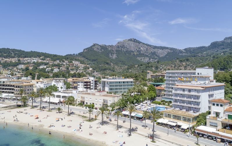 Stranden vid hotell Eden, Puerto de Sóller, Mallorca.