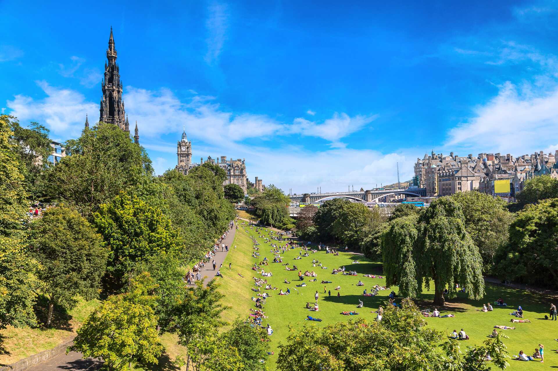 Sommar i Edinburgh.