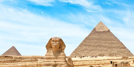 Passa på att besöka Kairo och upptäck pyramiderna och Sfinxen.