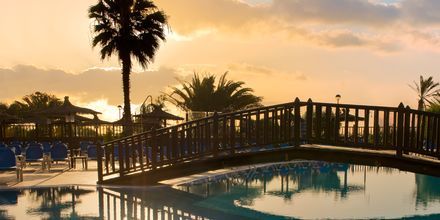 Poolområde vid hotell Elba Sara på Fuerteventura, Kanarieöarna.