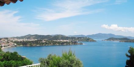 Utsikten från hotell Elias i Megali Ammos på Skiathos, Grekland.