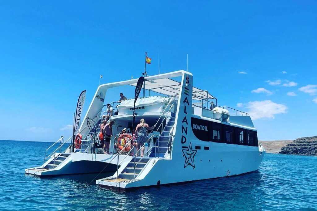 En dag på en katamaran med Sealand