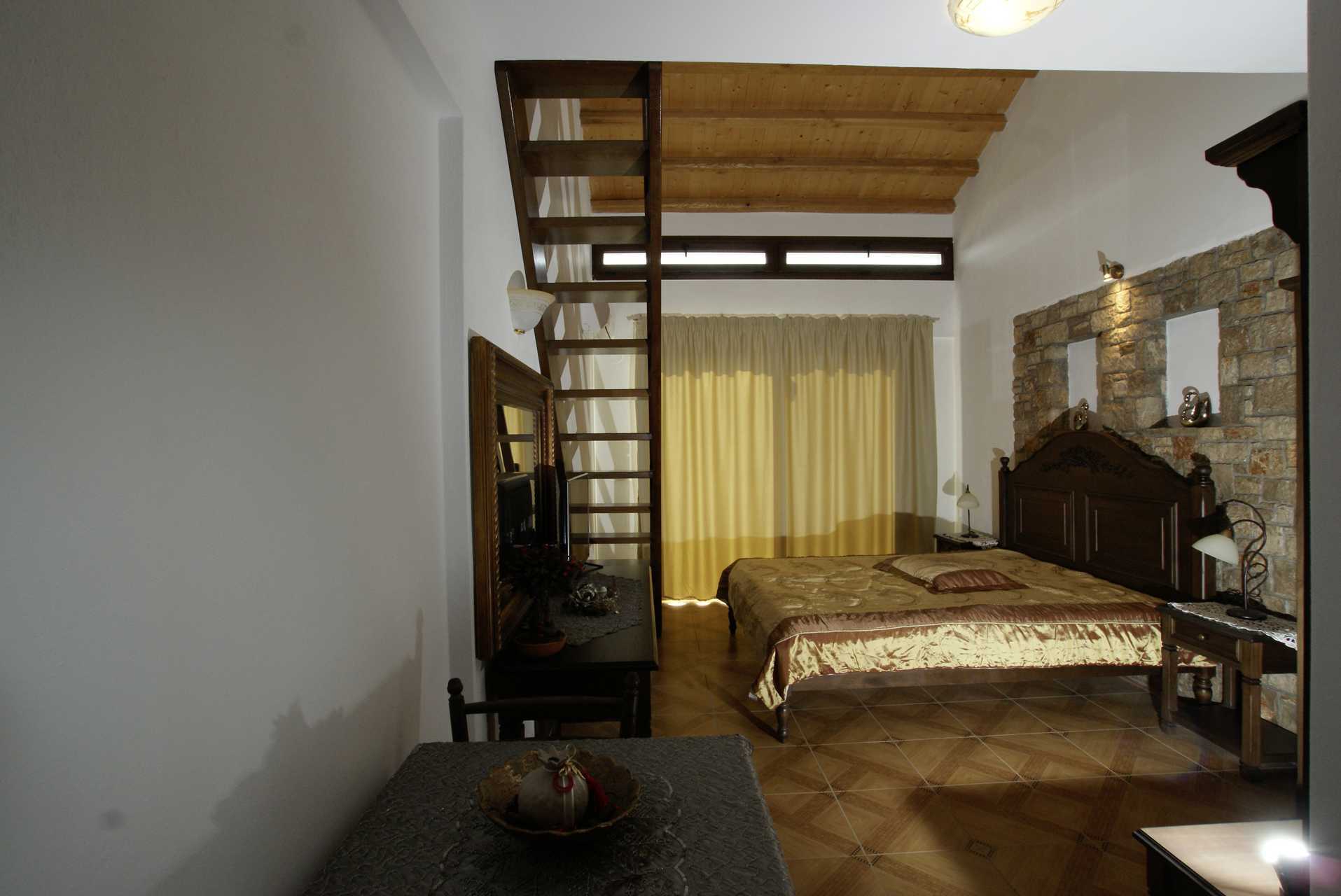 Enrumslägenhet i etage på hotell Marilena på Alonissos, Grekland.