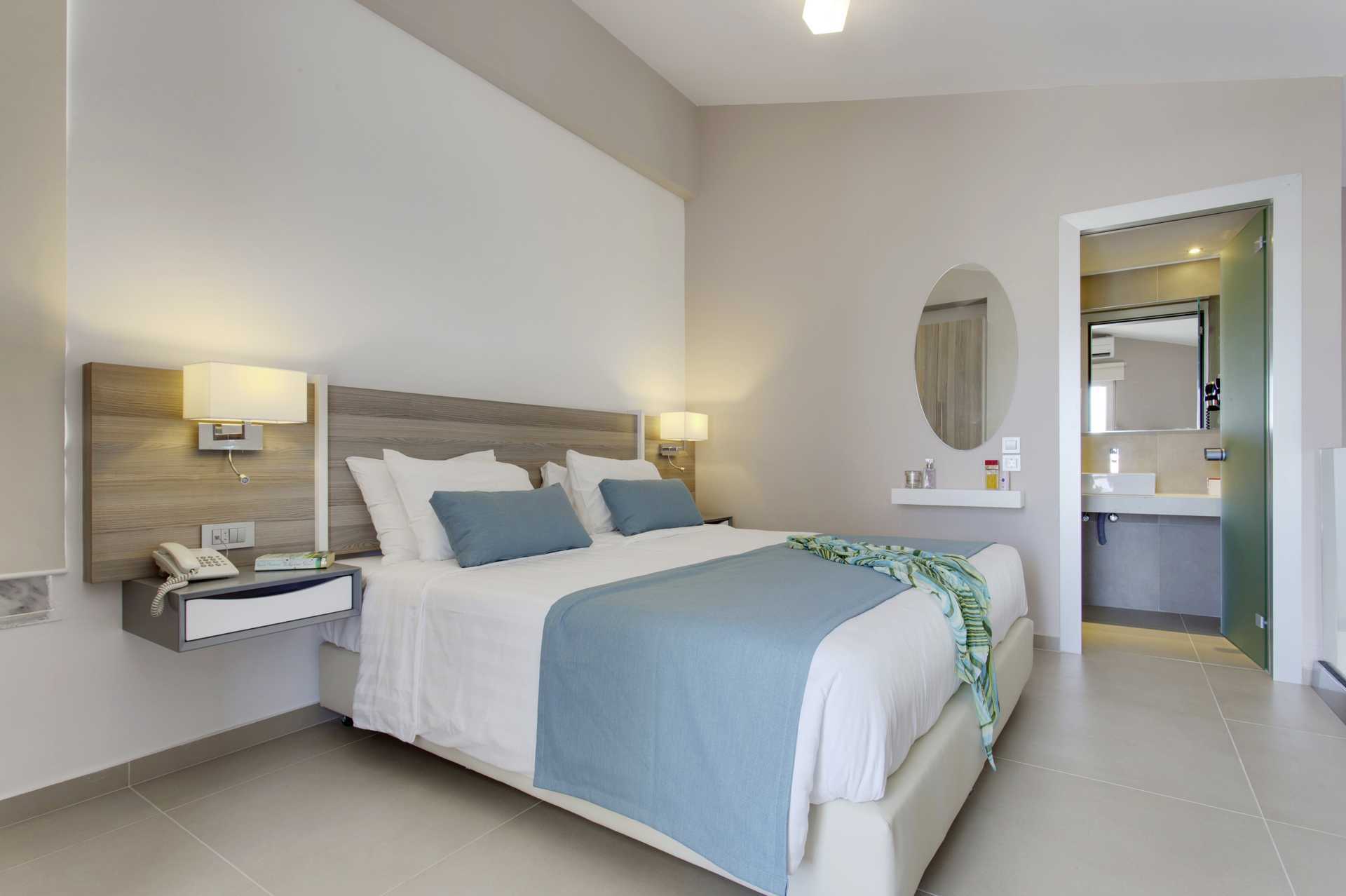Enrumslägenhet i etage på Santa Helena Beach i Platanias på Kreta.