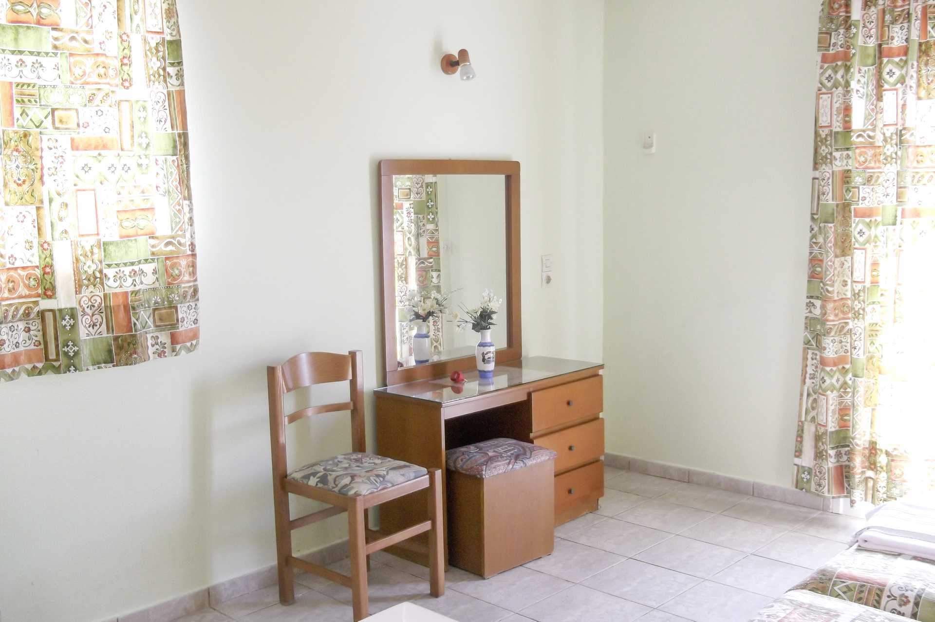 Enrumslägenhet på hotell Anastasia i Agios Georgios på Korfu.