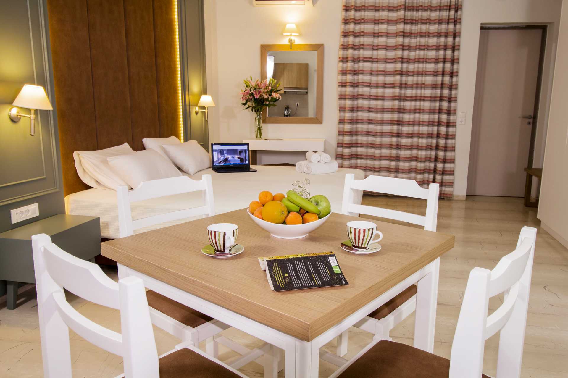 Enrumslägenhet på hotell Elia i Kato Stalos på Kreta, Grekland.