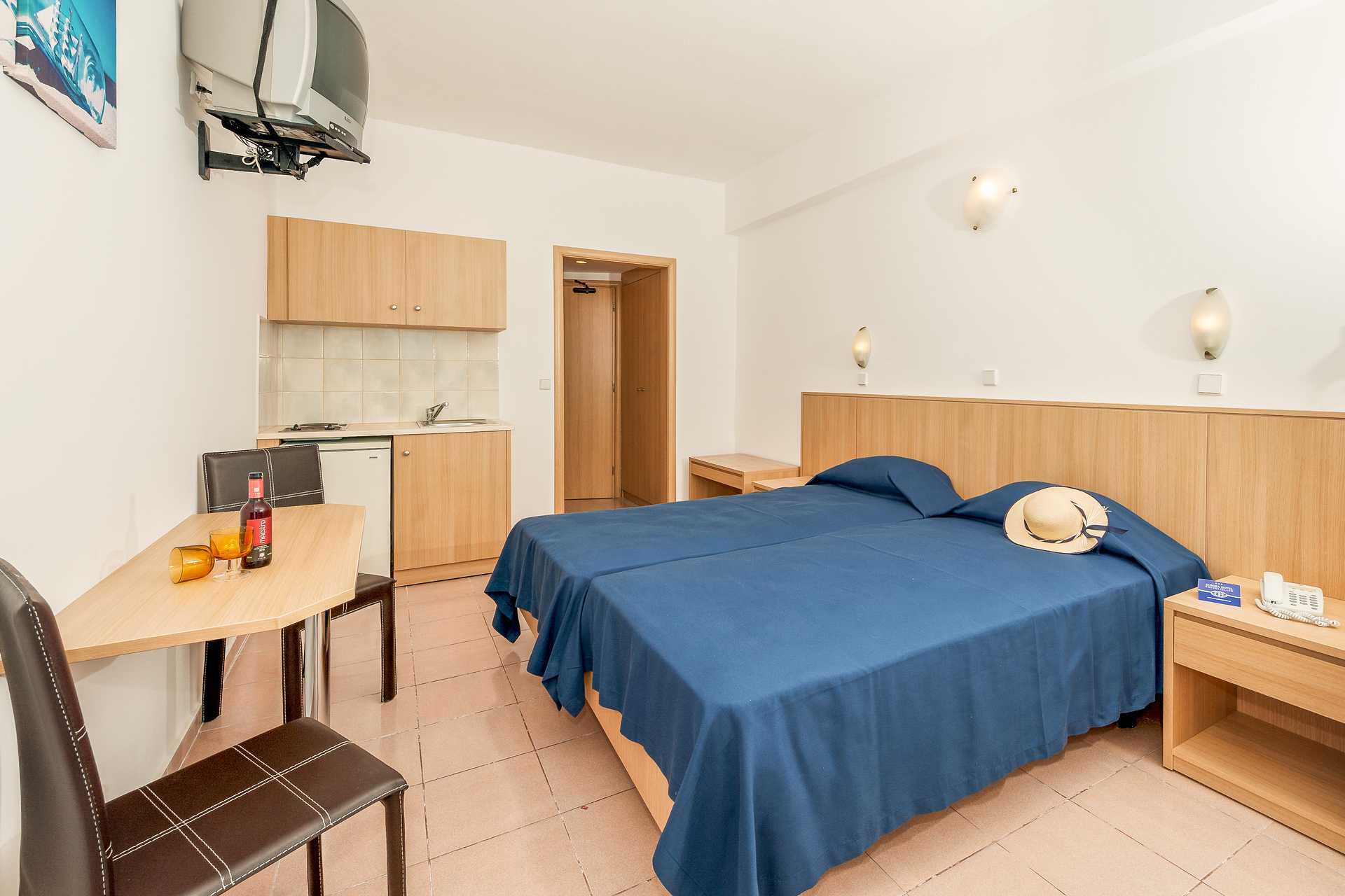 Enrumslägenhet på hotell Europa i Rhodos stad.