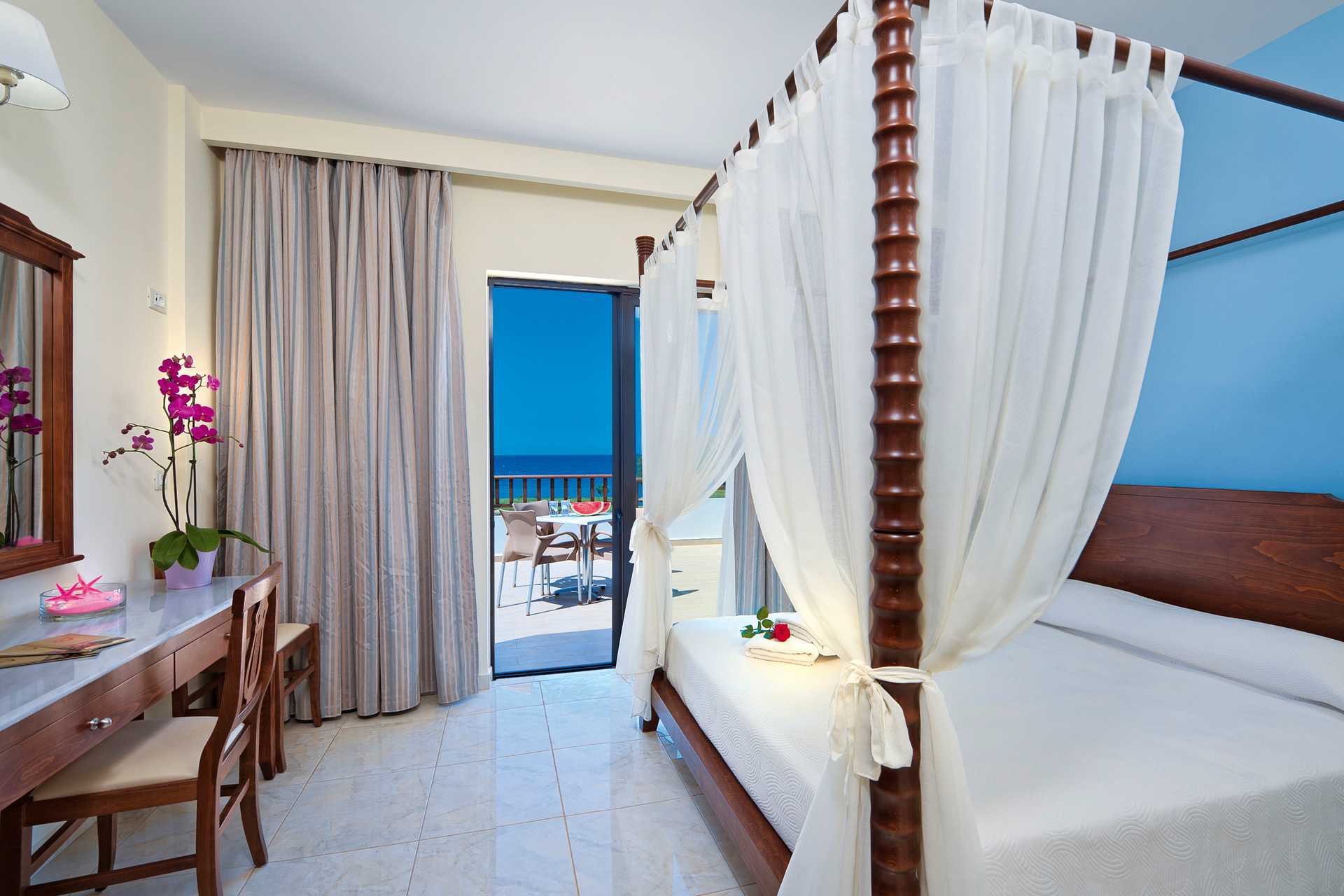 Enrumslägenhet på hotell Geraniotis Beach i Platanias på  Kreta, Grekland.