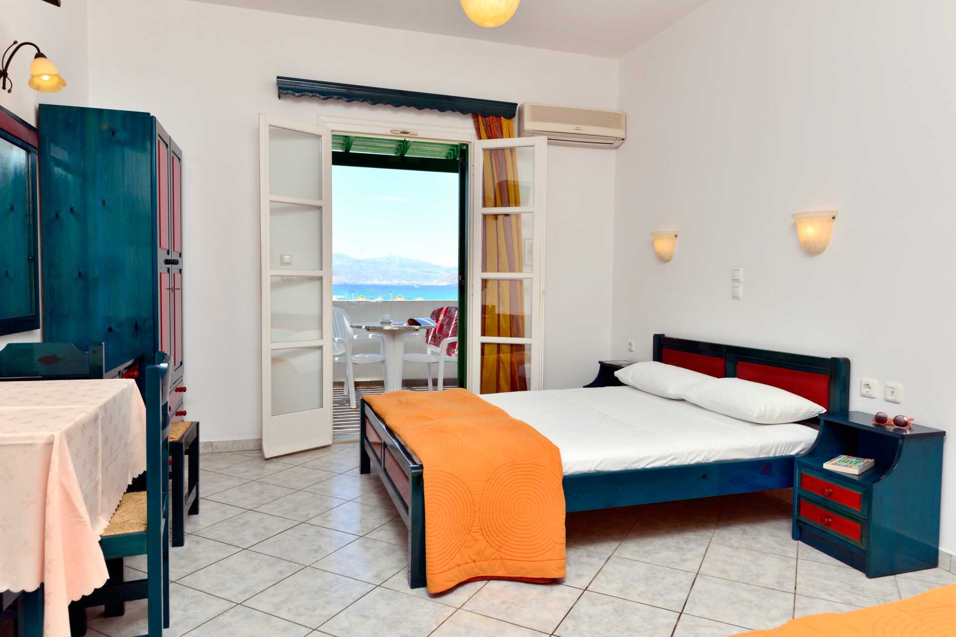 Enrumslägenhet på hotell Harmony på Naxos, Grekland.