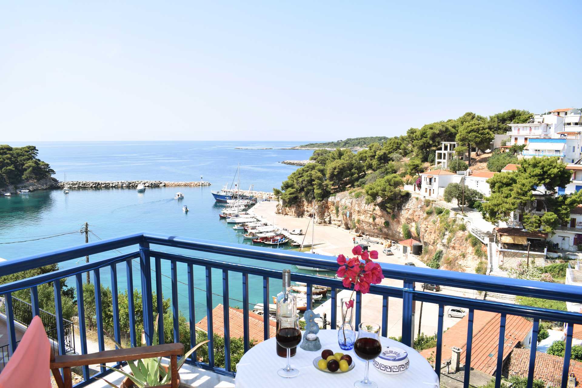 Enrumslägenhet på hotell Hippocampus på Alonissos, Grekland.