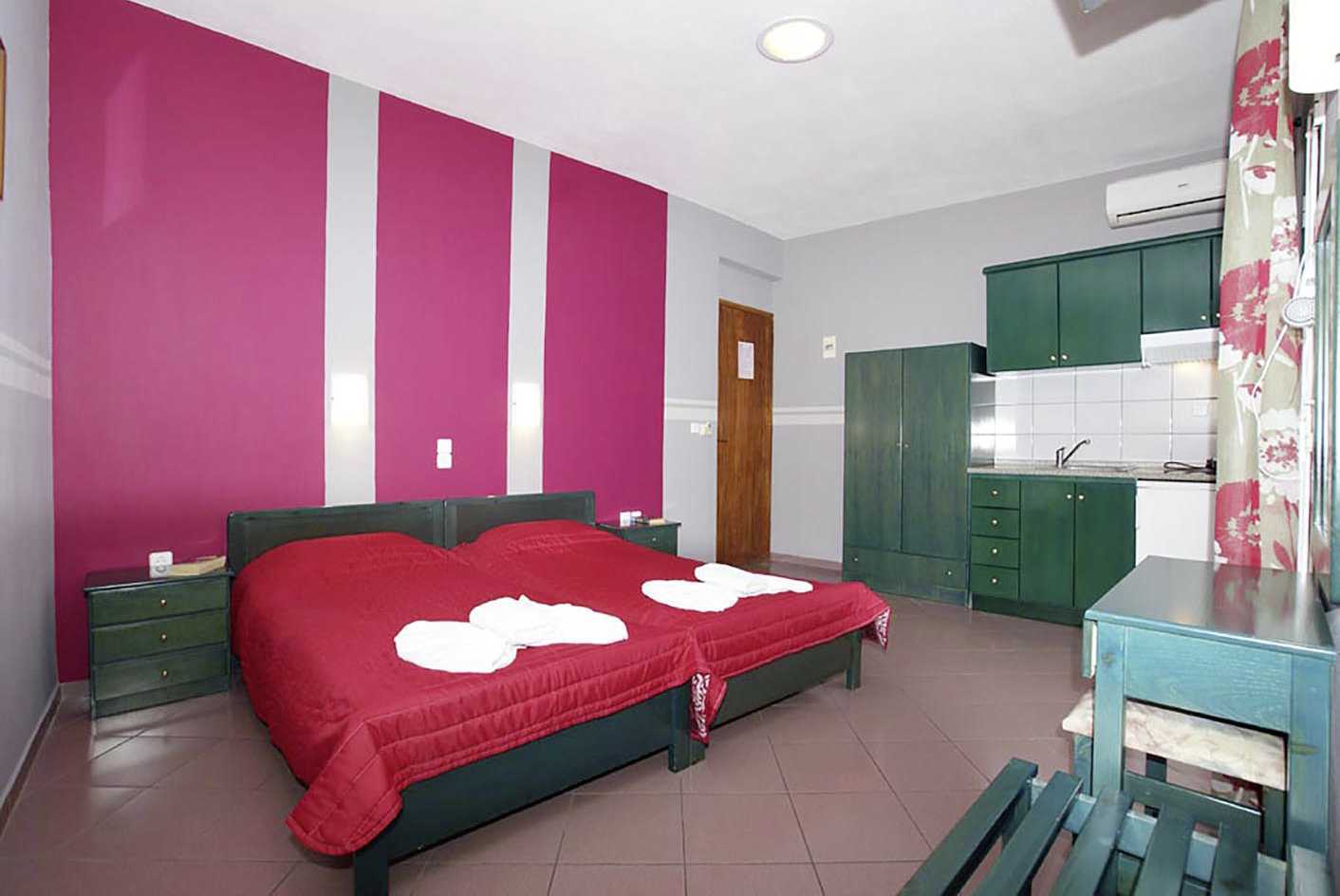 Enrumslägenhet på hotell Ilias på Alonissos, Grekland.