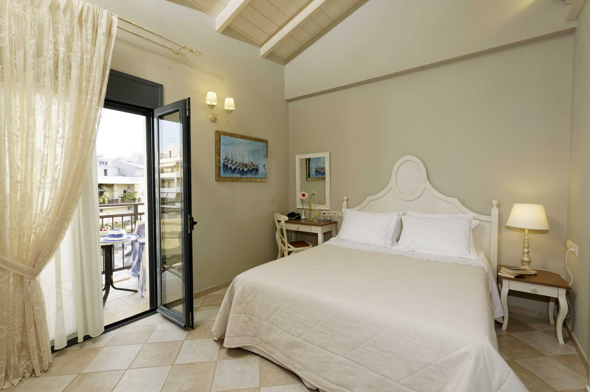Enrumslägenhet på hotell Ionia Suites i Rethymnon på Kreta.