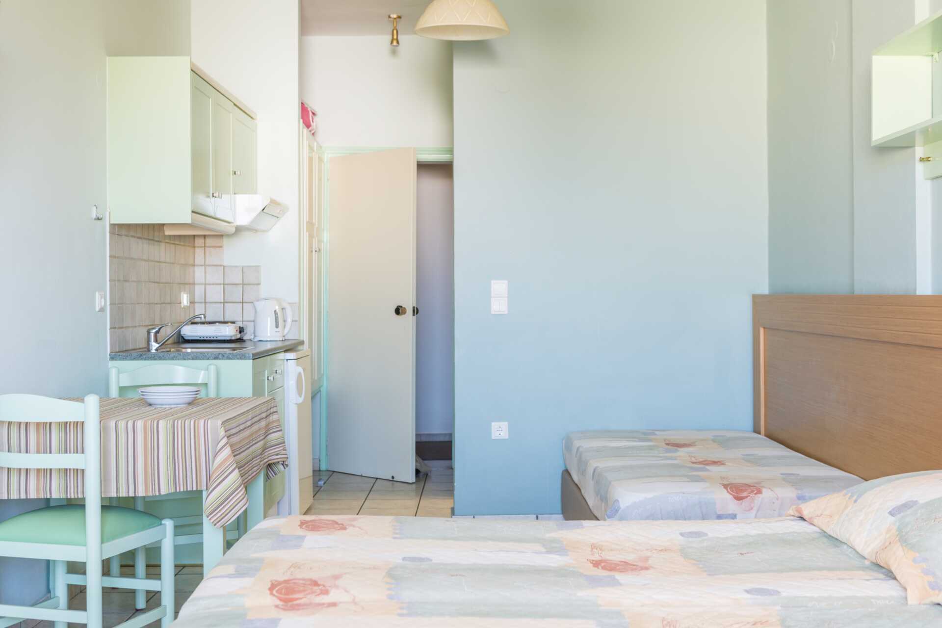 Enrumslägenhet på hotell Melmar i Rethymnon stad på Kreta, Grekland.