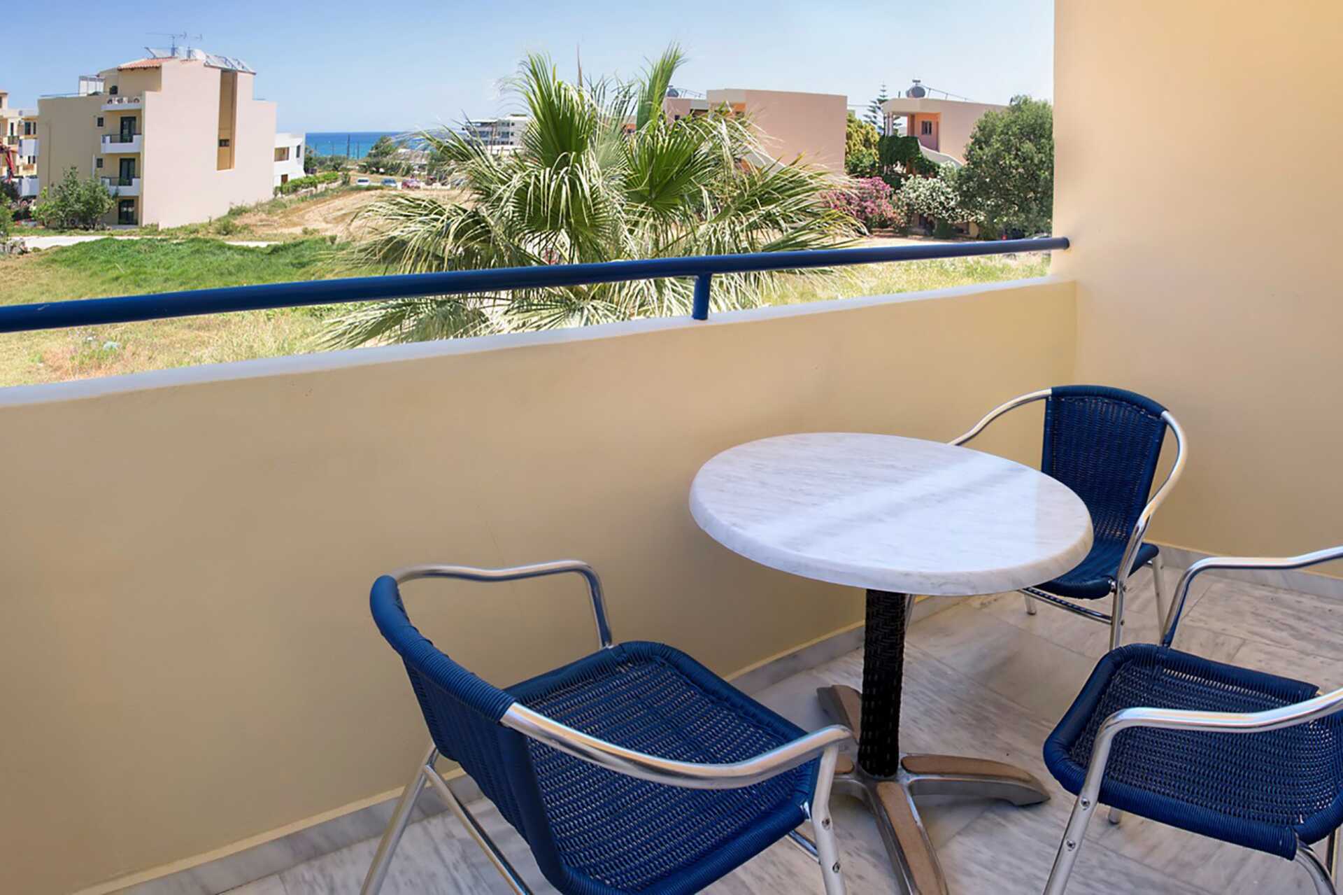 Enrumslägenhet på hotell Nostalgie i Georgiopolis, Kreta.