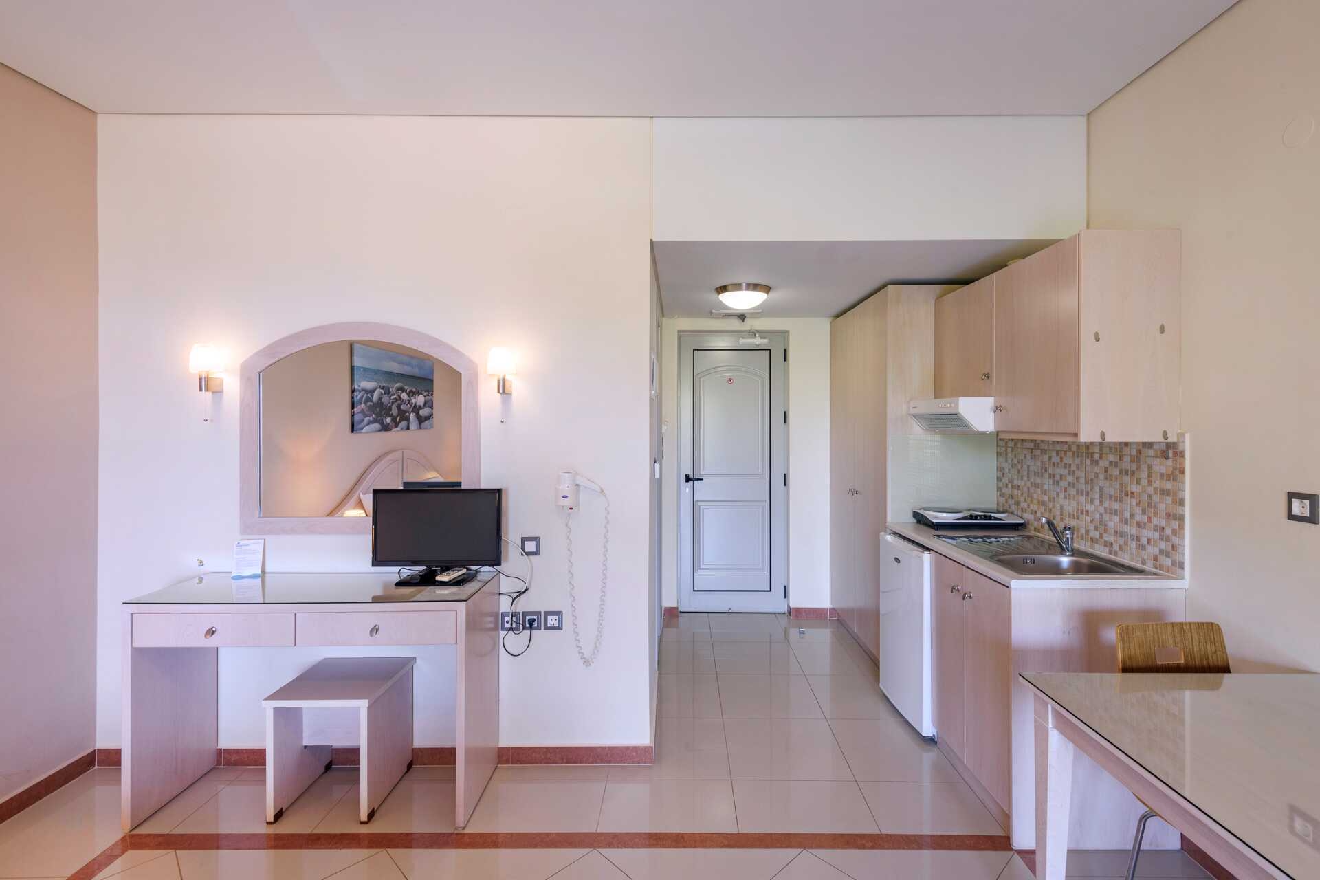 Enrumslägenhet på hotell Poseidon i Paleochora på Kreta, Grekland.