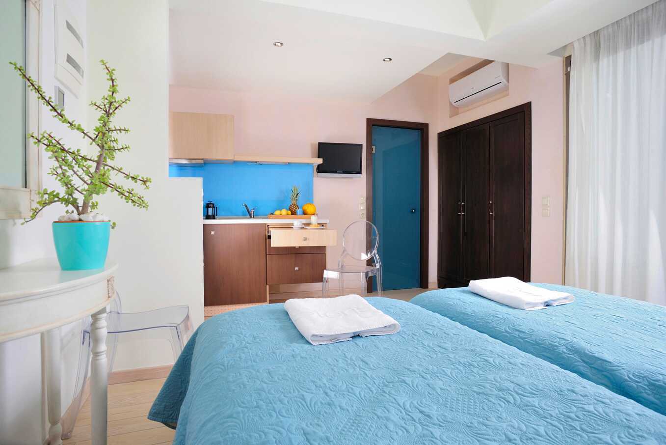 Enrumslägenhet på hotell Steris i Rethymnon stad på Kreta, Grekland.