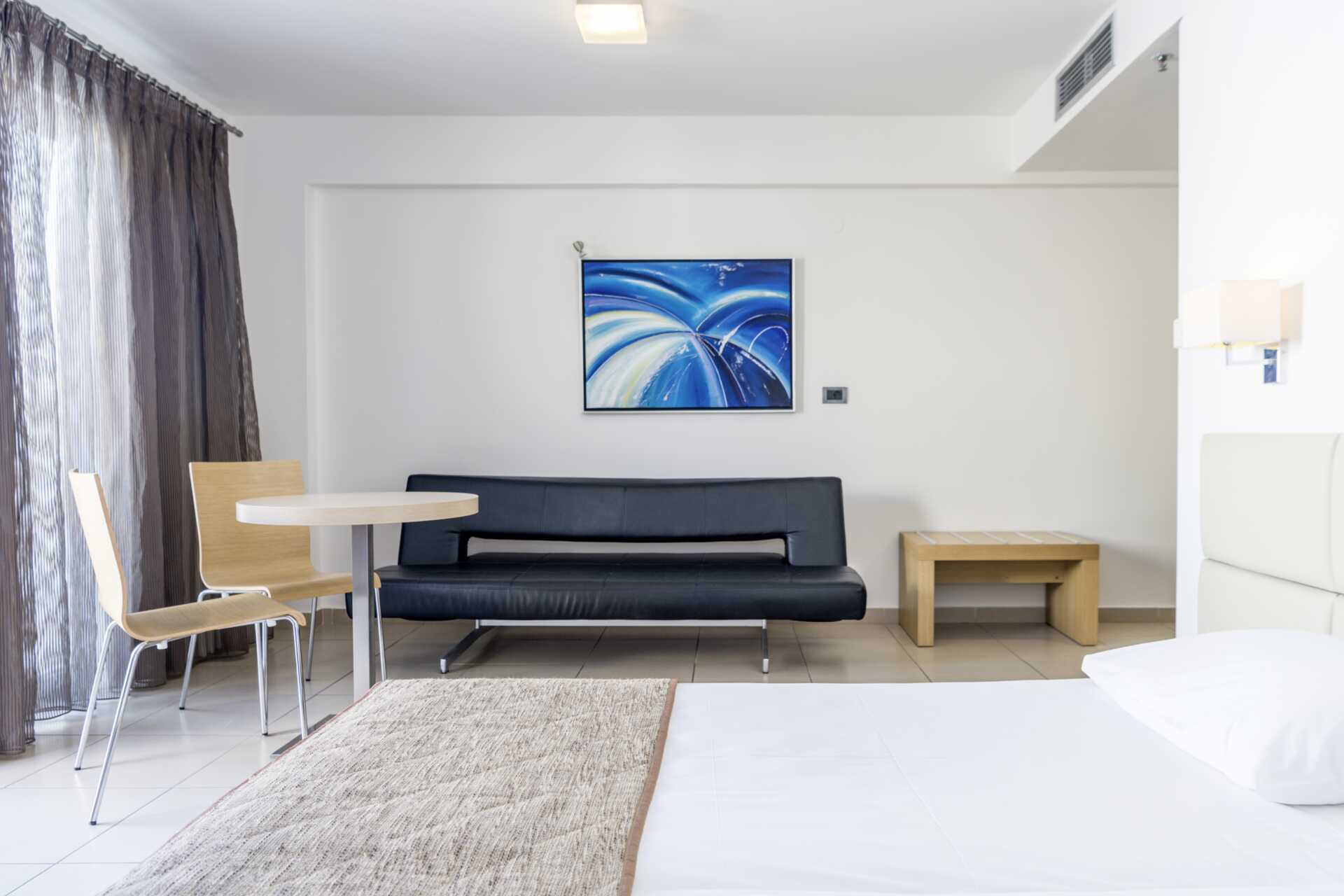 Enrumslägenhet på hotell Summertime i Platanias på Kreta, Grekland.