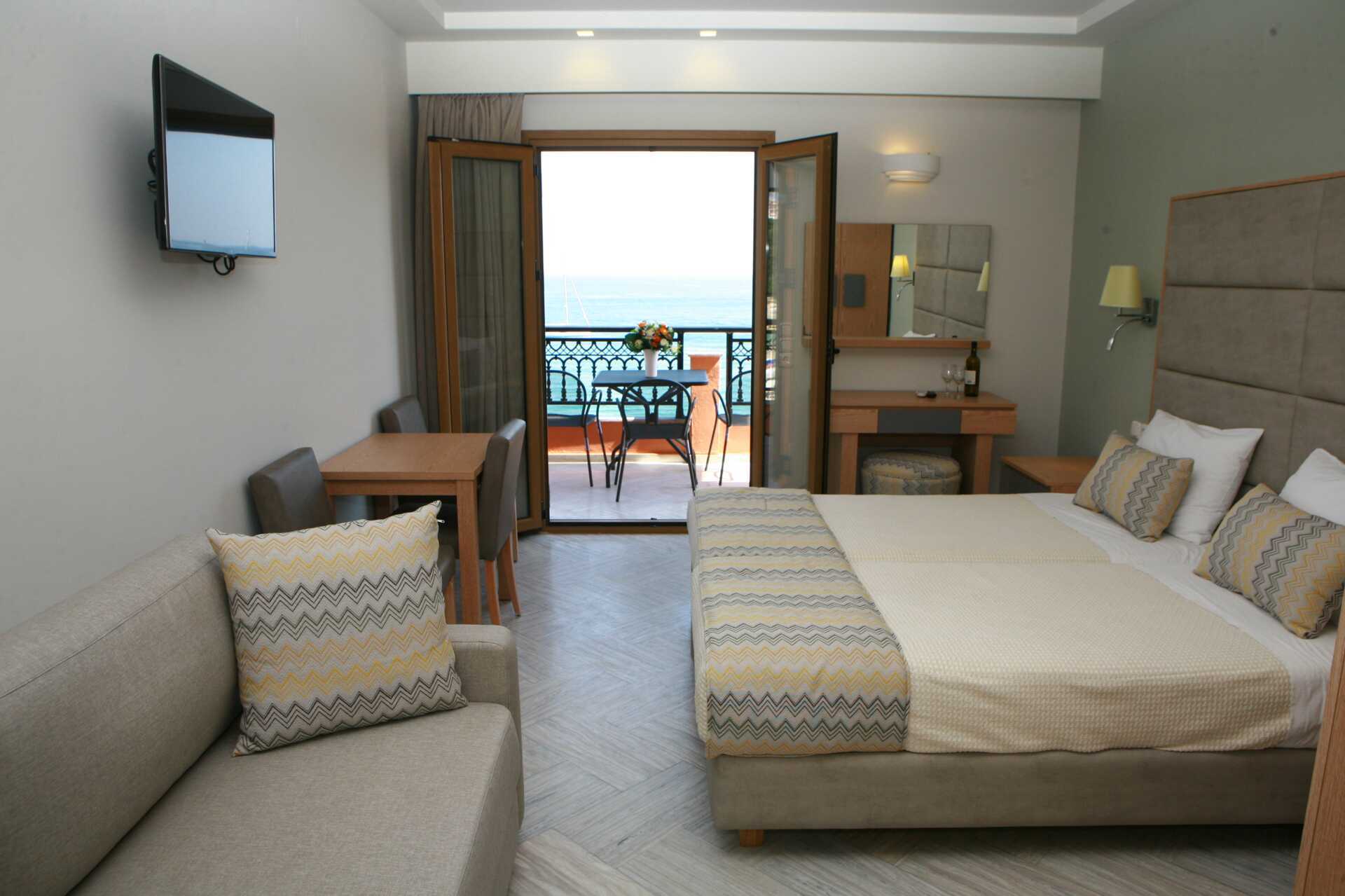 Enrumslägenhet på hotell Vekios i Parga, Grekland.