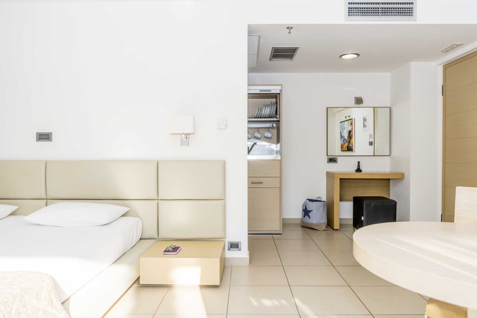 Enrumslägenhet superior på hotell Summertime i Platanias på Kreta, Grekland.