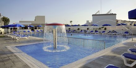 Poolområdet på hotell EuroNapa i Ayia Napa, Cypern.
