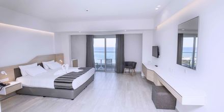 Superiorrum på hotell Evalena Beach i Fig Tree Bay, Cypern.