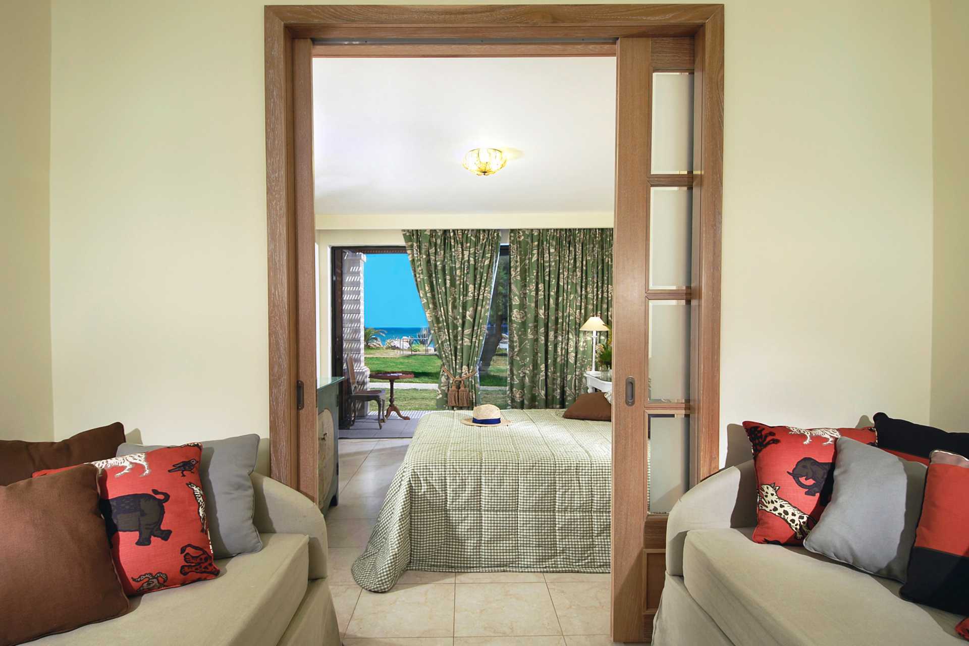 Familjerum på hotell Aquila Rithymna Beach på Kreta, Grekland.