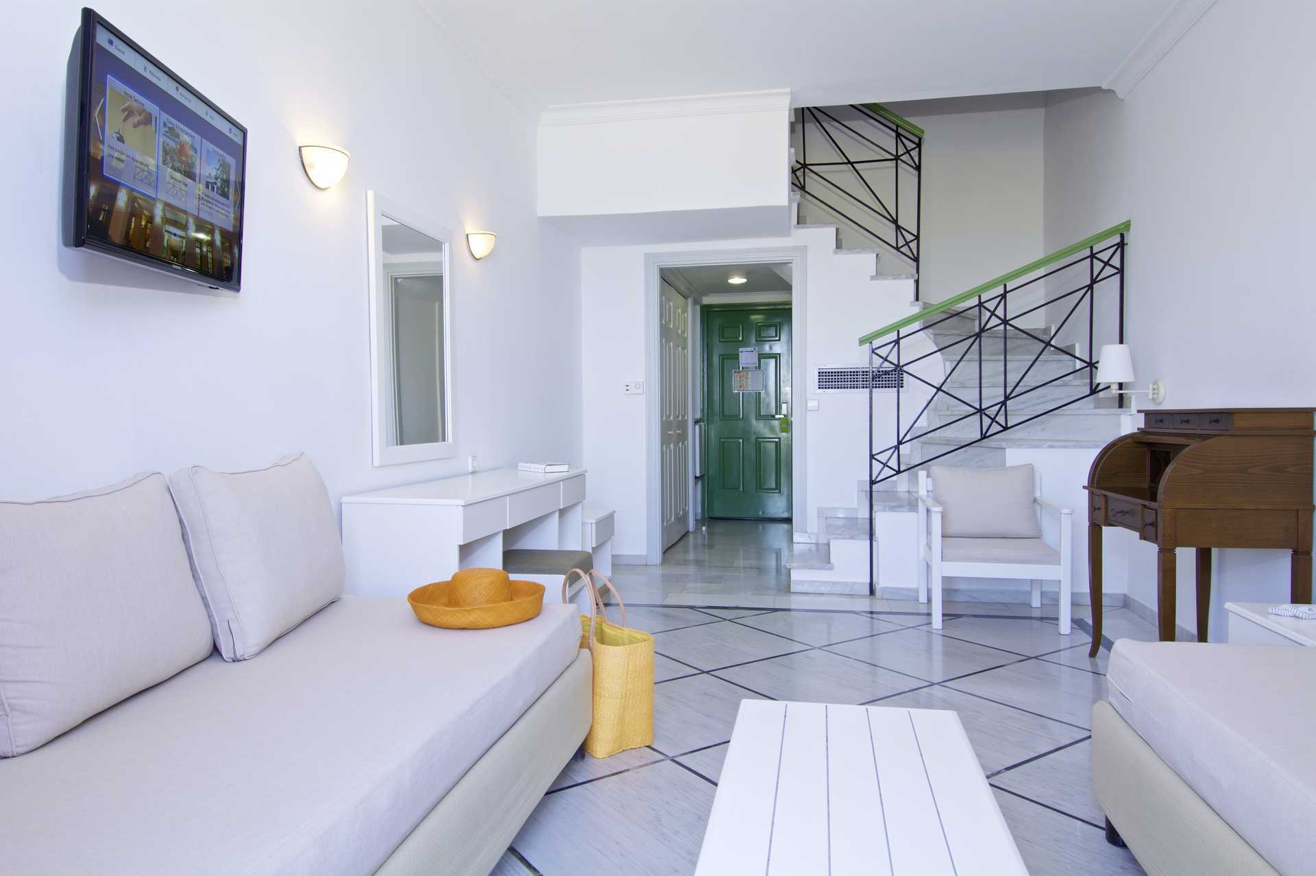 Familjerum på hotell Samaina Inn i Karlovassi på Samos.