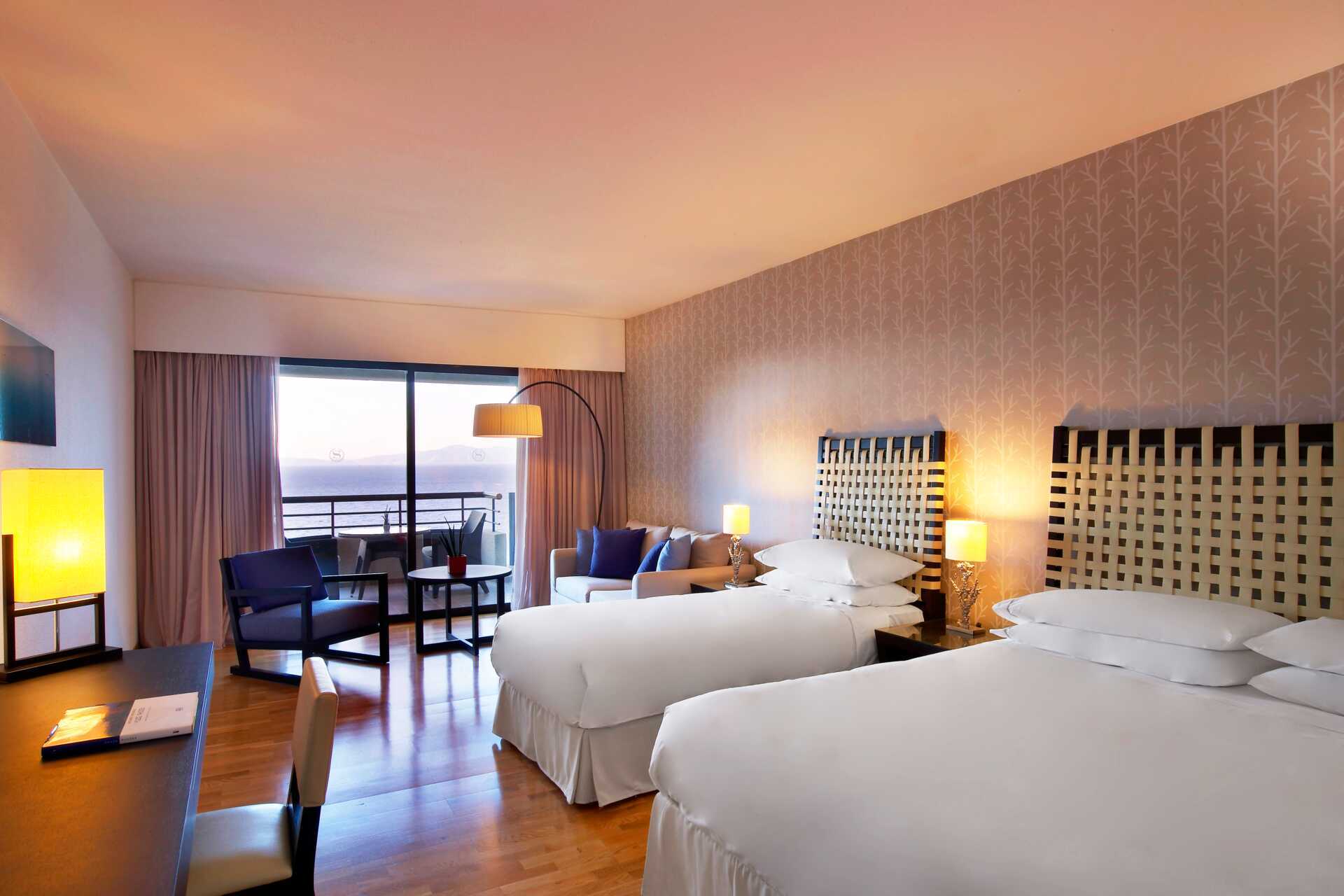 Familjerum på hotell Sheraton Rhodes Resort på Rhodos, Grekland.