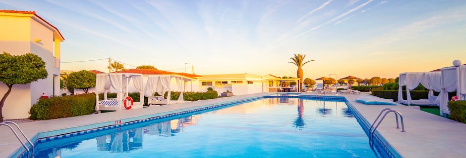 Poolområdet på Fito Aqua Bleu Resort i Pythagorion på Samos, Grekland.