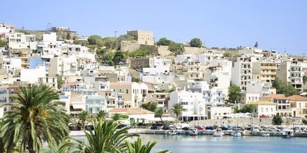 Utsikt över staden från hotell Flisvos i Sitia på Kreta, Grekland.