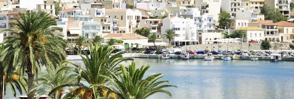 Utsikt över staden från hotell Flisvos i Sitia på Kreta, Grekland.