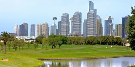 Passa på att golfa i Dubai, Förenade Arabemiraten.