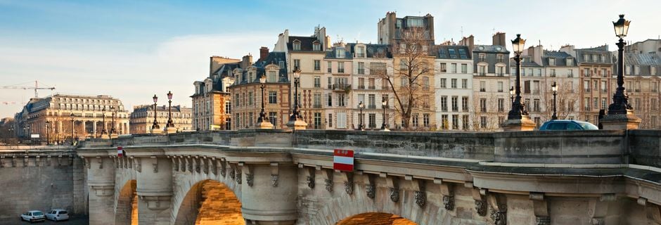 Den legendariska bron Pont Neuf i Paris